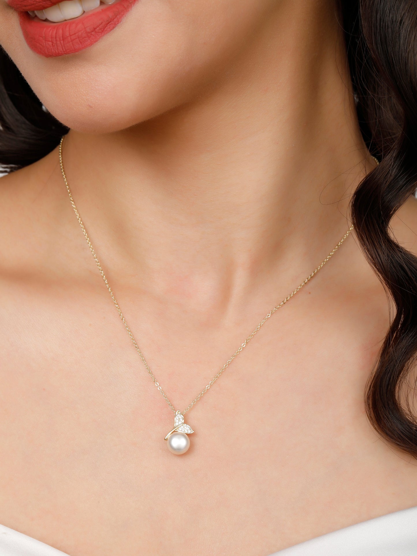 Pearl-yyy Stone Leaf Gold Pendant and Chain