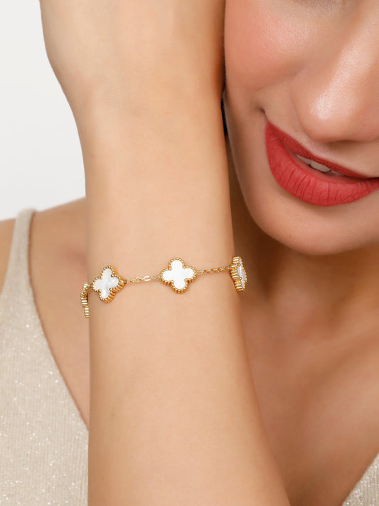 Van Cliff Floral White Bracelet